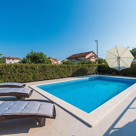 Villa Petra S Bazenom, Rostiljem I Parkingom Zára Kültér fotó