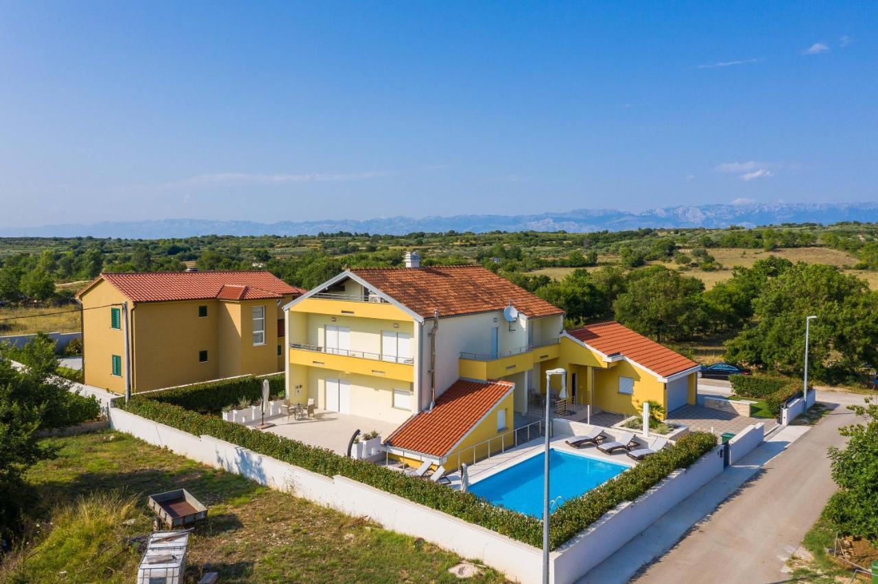 Villa Petra S Bazenom, Rostiljem I Parkingom Zára Kültér fotó